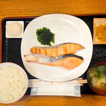 シャケ定食