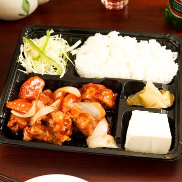 酢豚弁当(黒酢変更可能)