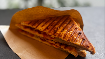 ピザホットサンド (Pizza Toastie)