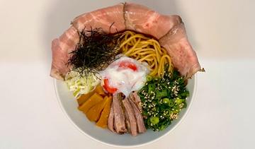 スペシャルトッピングセットBまぜそば(チャーシュー2枚、半熟温泉たまご、ねぎゴマ)