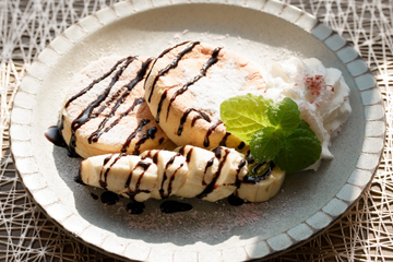 Chocolate Banana Pancakesチョコレートバナナパンケーキ チョコソース添え