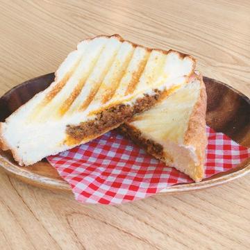 ドライカレーのホットサンド