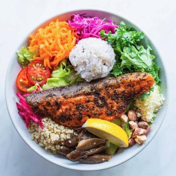 【人気No,1】 バジルサーモン GRILLED BASIL SALMON