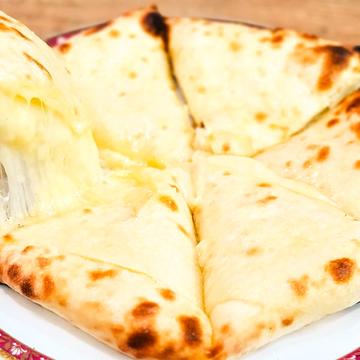 チーズナン/Cheese Nan