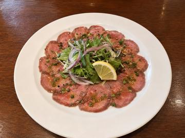 低温調理牛タンのカルパッチョ風