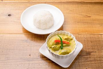  鶏肉と茄子のグリーンカレー Green Curry With Chicken ＆ Eggplant