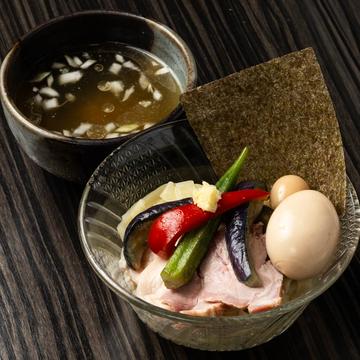 (特製)冷やし塩煮干つけ麺 -夏野菜の煮浸し-