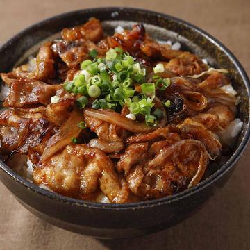 豚カルビ丼