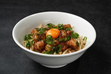 牛トロホルモン丼(味噌)