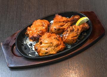 骨付きスパイシータンドーリチキン 2P / Spicy Tandoori Chicken 2 pcs