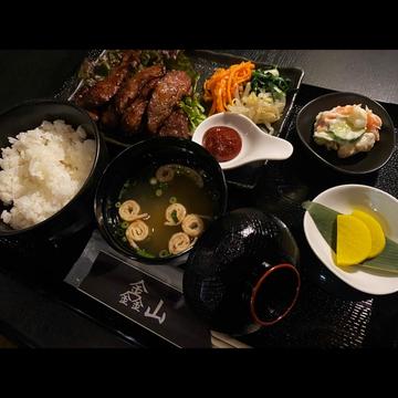 山カルビ定食