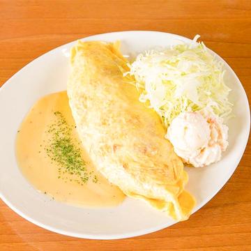 白いソースのオムライス(ペッパーチーズ)