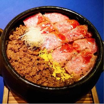 宮崎牛A5サーロインのステーキと和牛そぼろ弁当