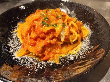 スパゲッティアマトリチャーナ(イベリコ豚ベーコンと玉ねぎのトマトソース)