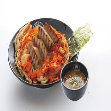 肉マシにんにくつけめん
