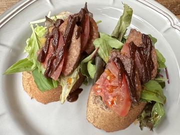 大豆ミートハンバーガーベネディクト Soy Meat Hamburger Benedict