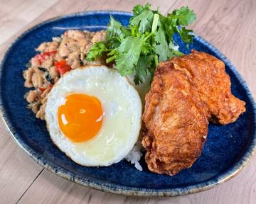 ガパオライスBENTO (オリジナルチキン2個付き)   Gra Pao Rice Bento Box (w/ Original Chicken 2ps)