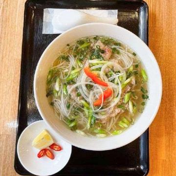 しゃぶしゃぶ牛肉のフォー PH B TI)
