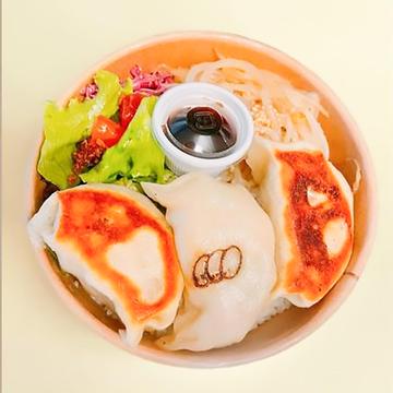 ドリンク付き ぎょうざ弁当 Gyoza bento with drink
