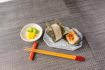 卵黄かえし漬けおにぎり2個