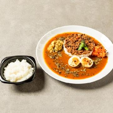 牛だしスパイスラグーキーマカレー弁当+ライス追加200g(別容器)