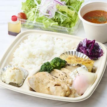 鶏ムネ肉のコンフィ ~テリヤキソース~(スープ、サラダ付き)