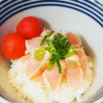 朝引き鶏なだし茶漬け(京漬物付き)