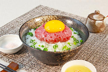 人気No.3 絶品牛とろ丼【ガリバタ醤油タレ】