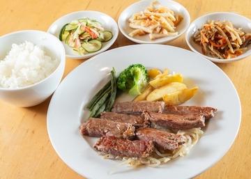 牛肩ロースステーキ弁当