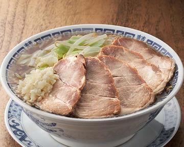 背脂油チャーシューメン Lard Soy Sauce Ramen Noodles with Roast Pork Fillet