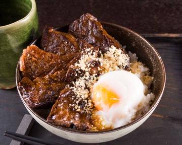 サガリスタミナガーリック丼 Skirt Steak Stamina Garlic Rice Bowl