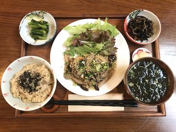 マクロビ弁当 きのこ餡掛け豆腐ハンバーグ