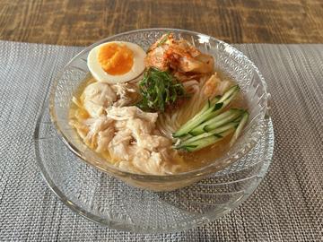 氷点クラシック冷麺【しっとり半熟ゆで卵、蒸し鶏倍増、キムチのせ】