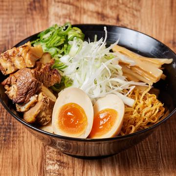 圧巻の全部のせカレー油そば The best part is all topped Curry Abura soba