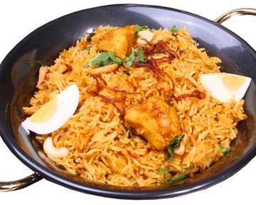 チキンビリヤニ+ヨーグルトサラダChickenBiriyani+YogurtSalad