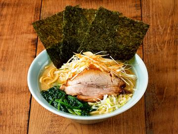辛ネギラーメン(チャーシュー1枚・薬味ネギ・ホウレン草・ノリ3枚・辛ネギ)