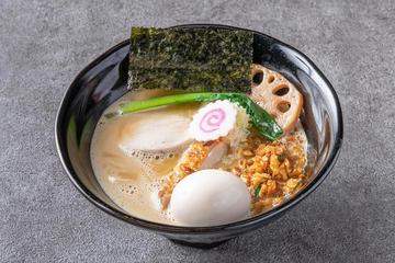 (醤油)鶏白湯ラーメン 味玉入り