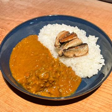 【ご飯大盛】燻製イワシ＆牛テールのカレー
