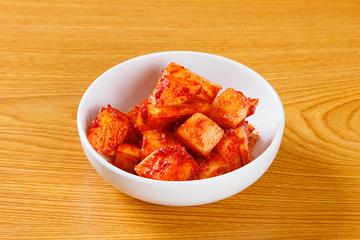 カクテキ Cubed Radish Kimchi(500g)