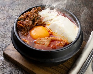 牛すき焼き純豆腐 Beef Sukiyaki Sundubu