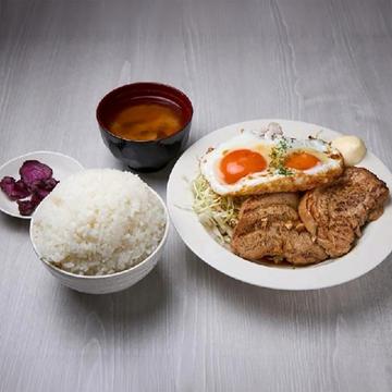 チャーシューエッグ定食