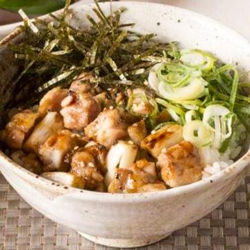 炭火焼鳥丼(塩)