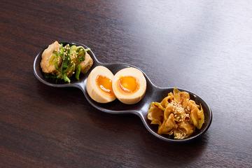 おつまみ3種盛り(チャーシュー、味玉、火鍋ザーサイ)
