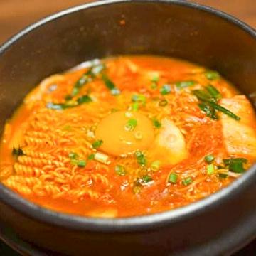牡蠣スンドゥブ煮込みラーメン