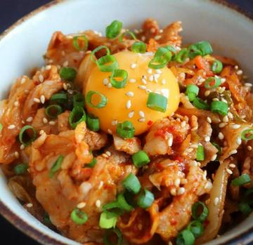 ヨーグル豚の豚キムチ丼