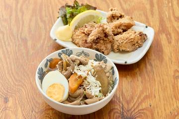もつ煮込み全部盛り唐揚げセット