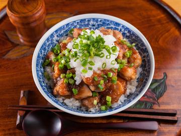 焼鳥屋の和風おろし醤油丼  Grated Radish and Soy Sauce Rice Bowl