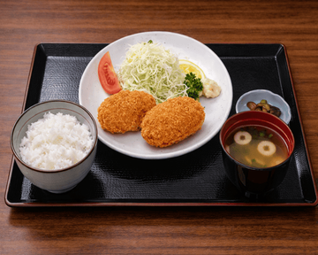 カニクリームコロッケ定食