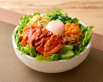 【人気No.1】旨辛サムギョプサルとナムル5種類ビビンバ Bibimbap with Spicy poke