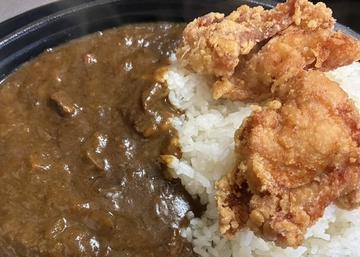 和牛牛すじ牛タンカレー唐揚げ付き